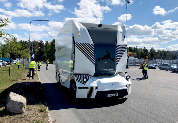 Einride's T-pod L4 Driverless Trucks Hit Public Roads in Sweden