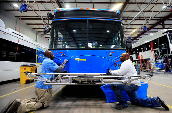 U.S. Electric Bus Demand Outpaces Production as Cities Add to Their Fleets