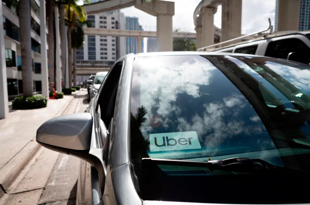 Uber and Lyft ban pooled rides in US, Canada to curb coronavirus