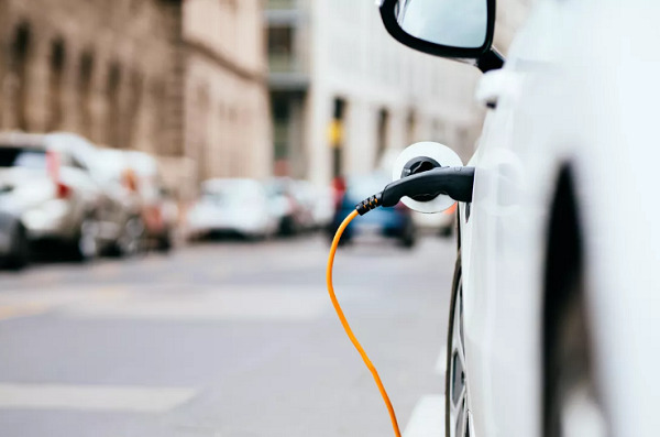 6 electric utilities are teaming up to build a huge EV charging network