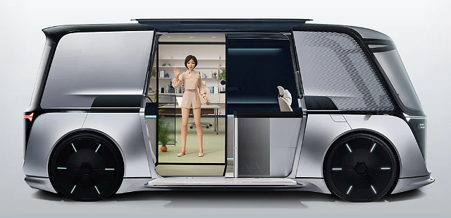 LG's new 'Omnipod' self-driving concept breaks boundaries between home and car